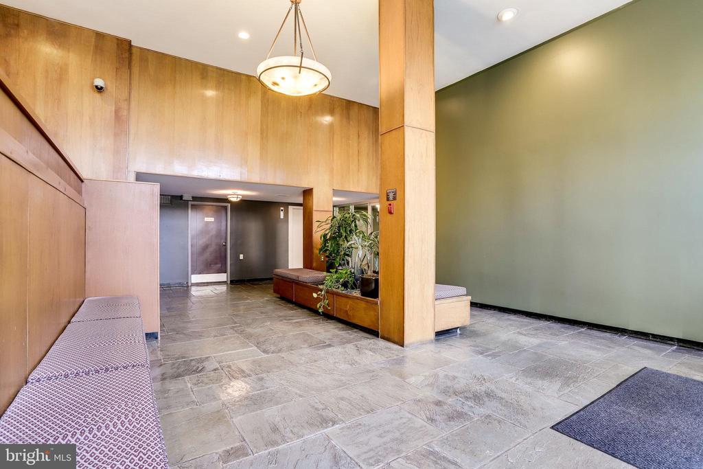 2030 N ADAMS STREET Unit: 1112