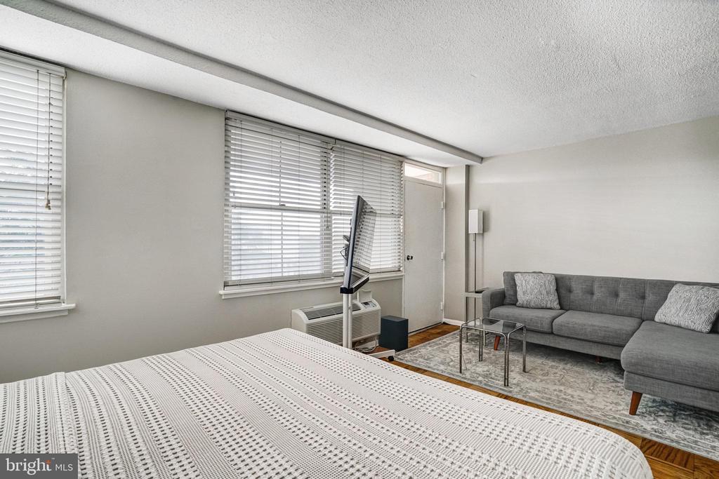 2030 N ADAMS STREET Unit: 1112