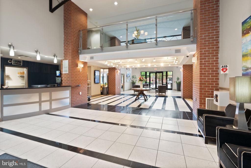 1021 N GARFIELD STREET Unit: 517