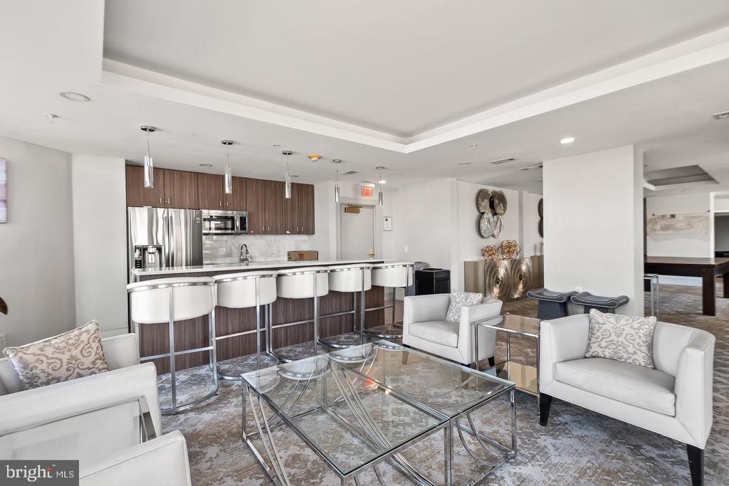 3600 S GLEBE ROAD Unit: 330W