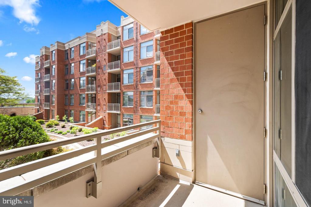 3600 S GLEBE ROAD Unit: 330W