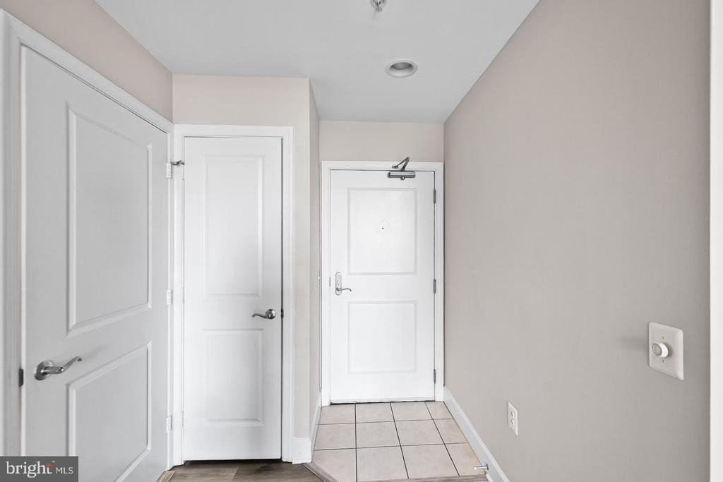 3600 S GLEBE ROAD Unit: 330W