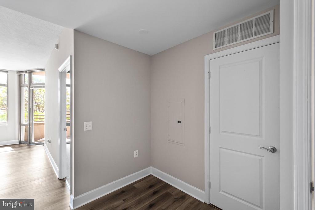 3600 S GLEBE ROAD Unit: 330W