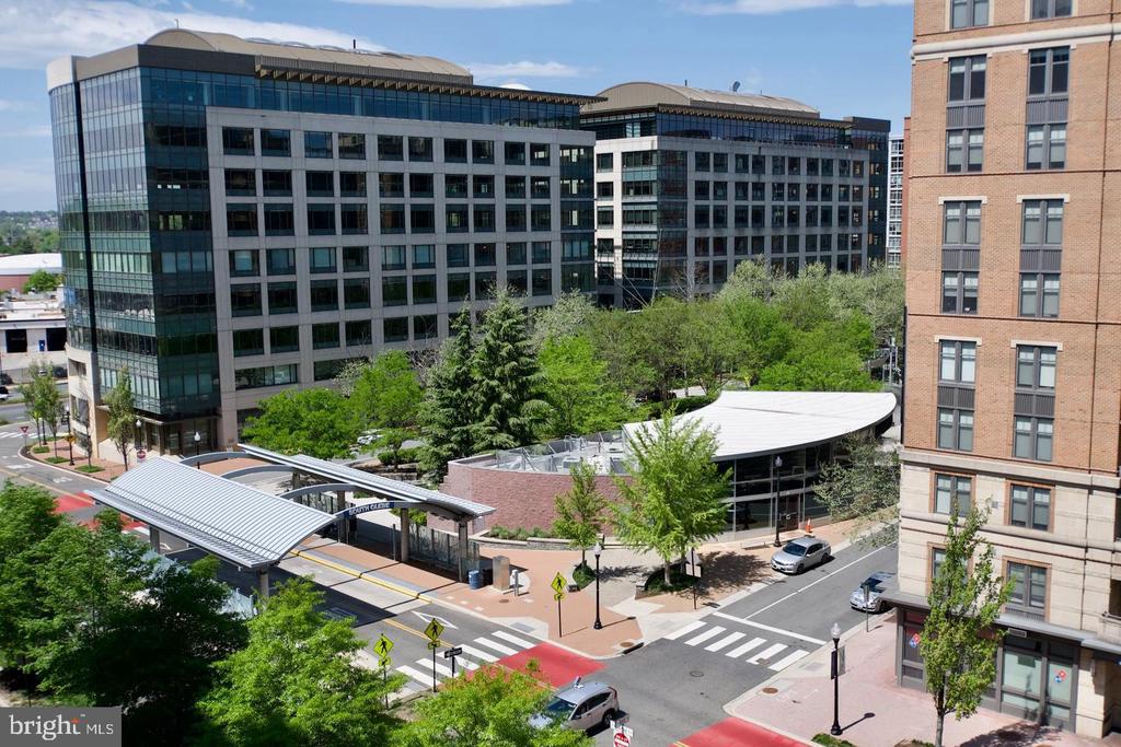 3600 S GLEBE ROAD Unit: 330W