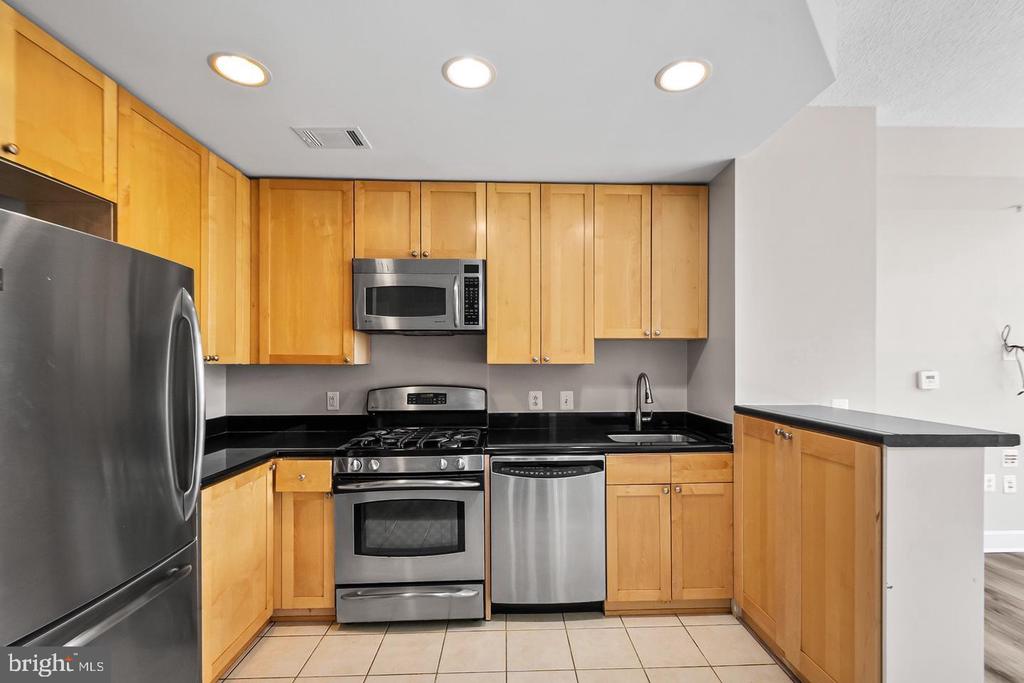 3600 S GLEBE ROAD Unit: 330W