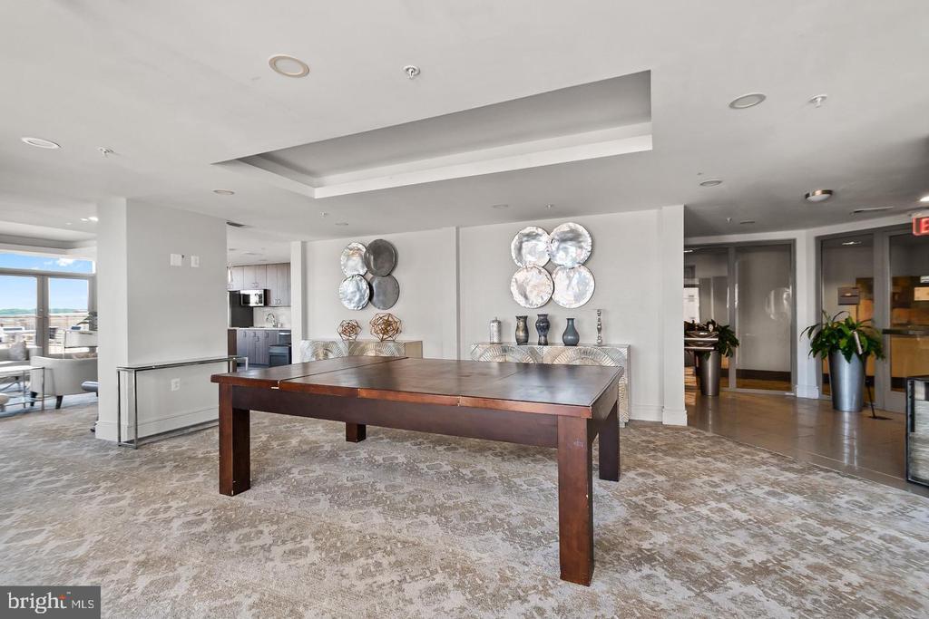 3600 S GLEBE ROAD Unit: 330W