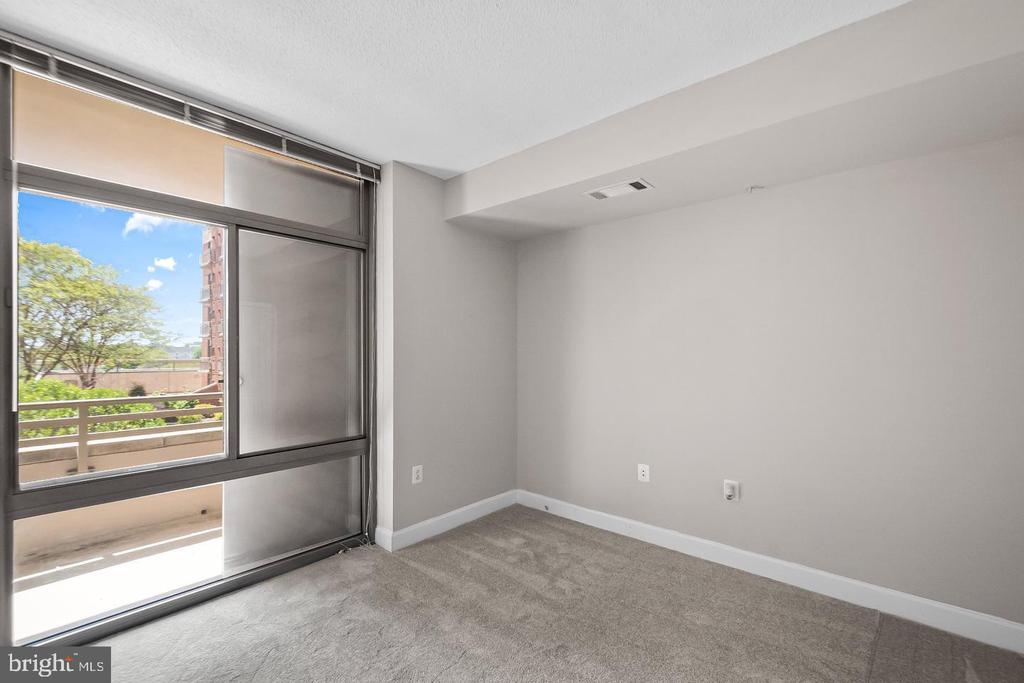 3600 S GLEBE ROAD Unit: 330W