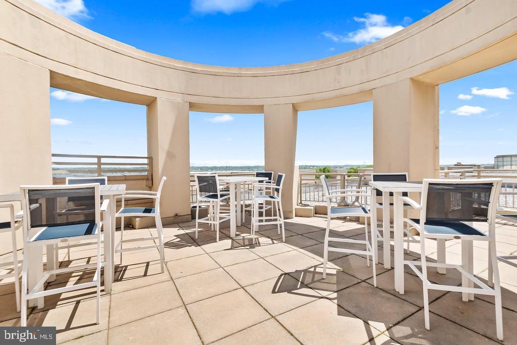 3600 S GLEBE ROAD Unit: 330W