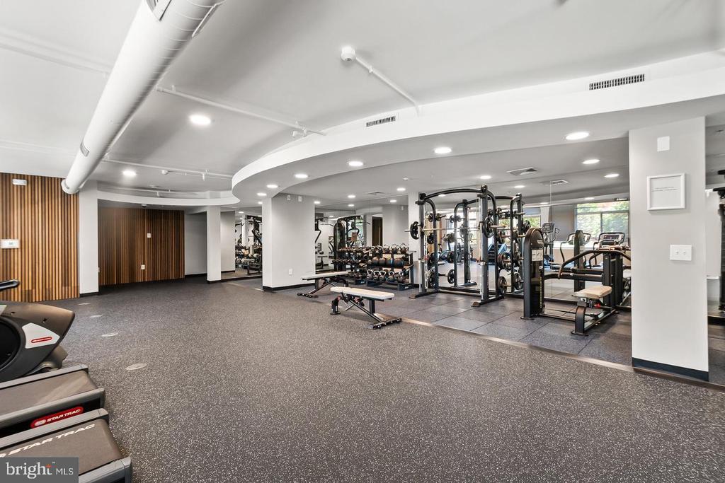 3600 S GLEBE ROAD Unit: 330W