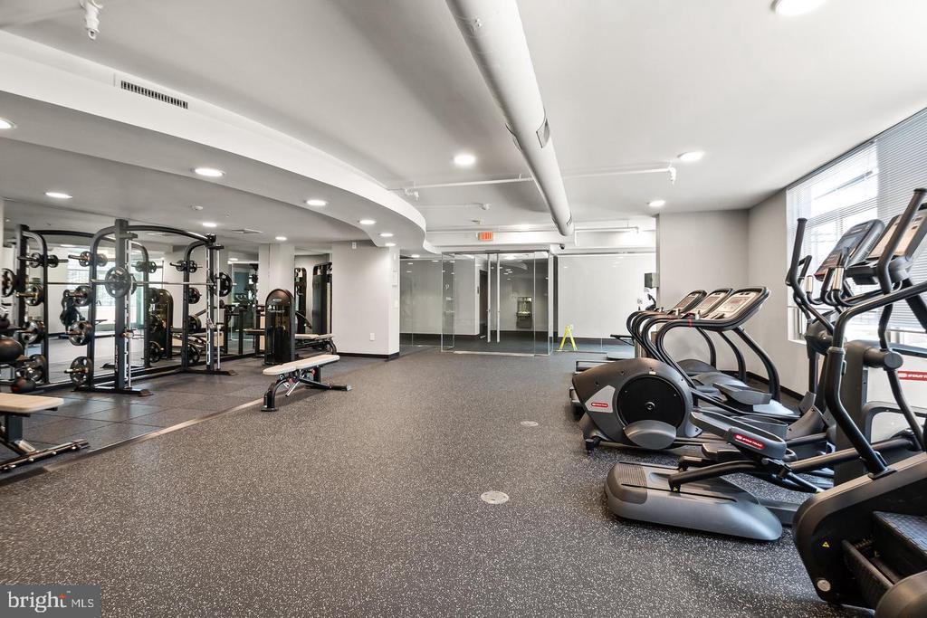 3600 S GLEBE ROAD Unit: 330W