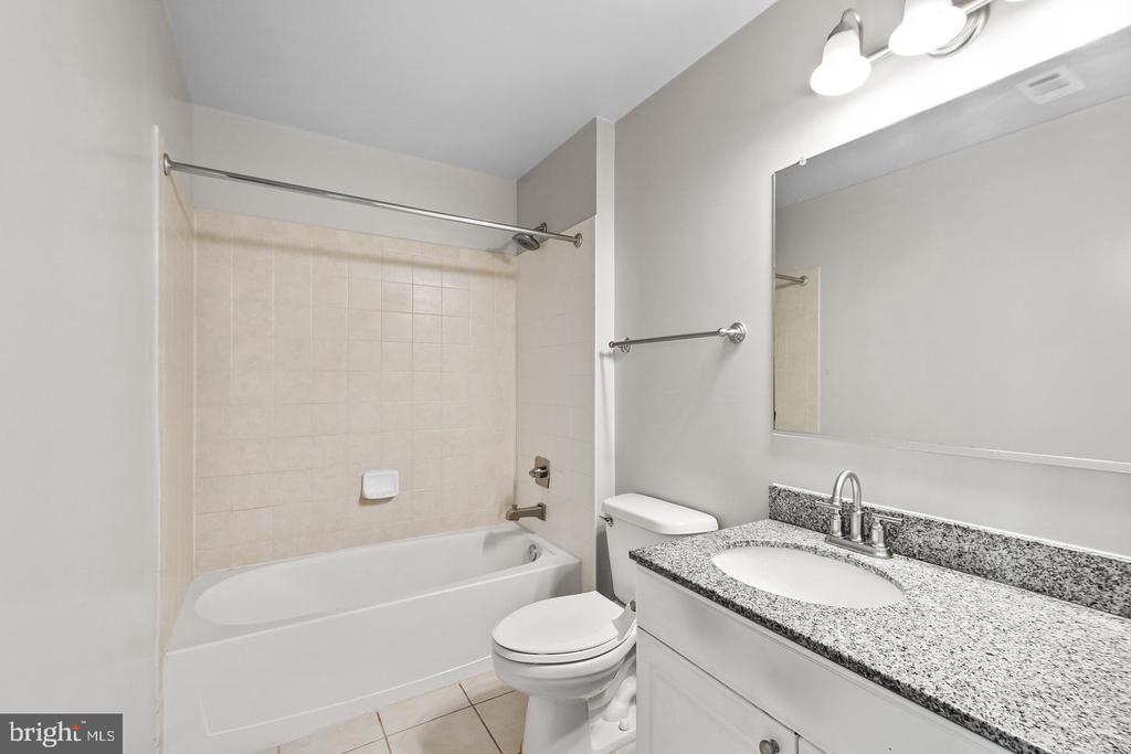 3600 S GLEBE ROAD Unit: 330W