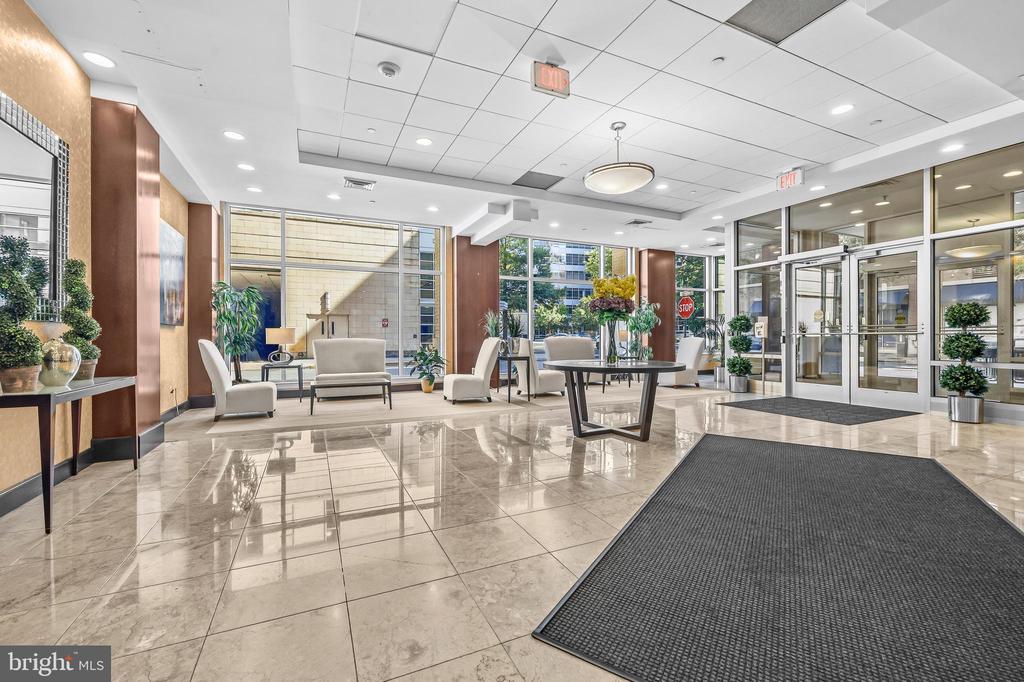 1020 N HIGHLAND STREET Unit: 524