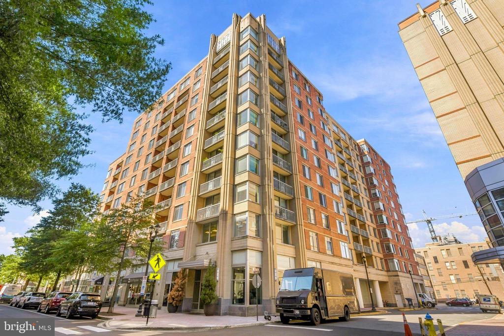 1020 N HIGHLAND STREET Unit: 524