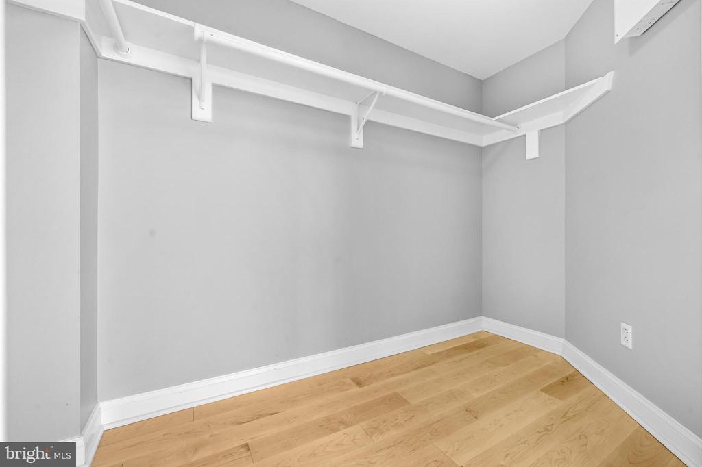 1020 N HIGHLAND STREET Unit: 524