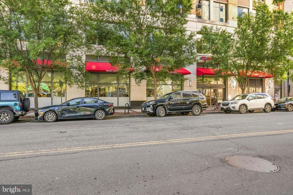 1020 N HIGHLAND STREET Unit: 524