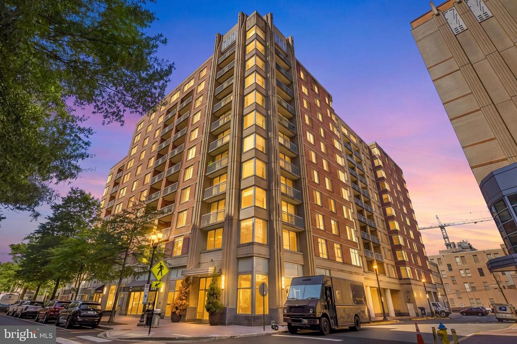 1020 N HIGHLAND STREET Unit: 524