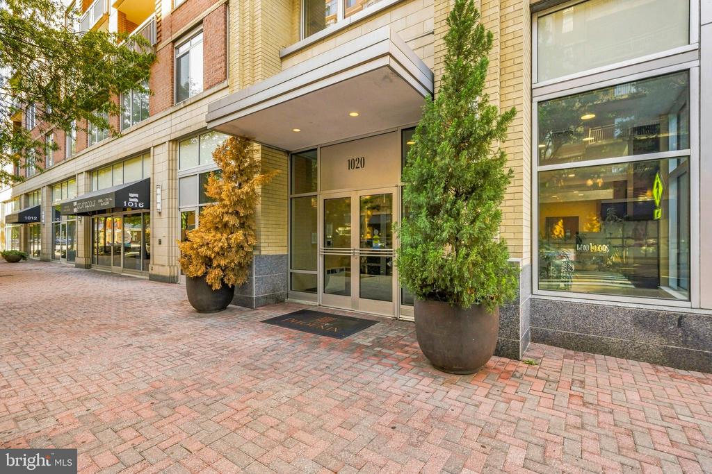 1020 N HIGHLAND STREET Unit: 524