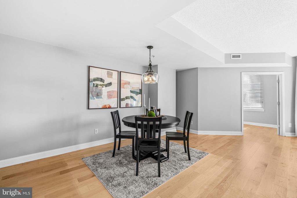 1020 N HIGHLAND STREET Unit: 524