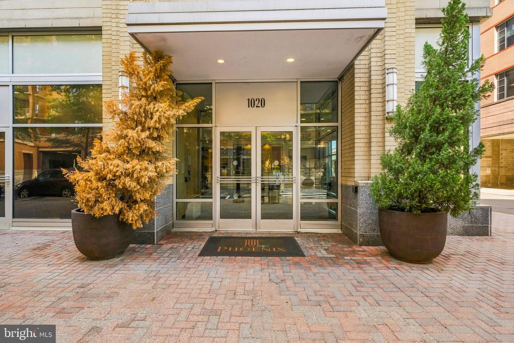1020 N HIGHLAND STREET Unit: 524