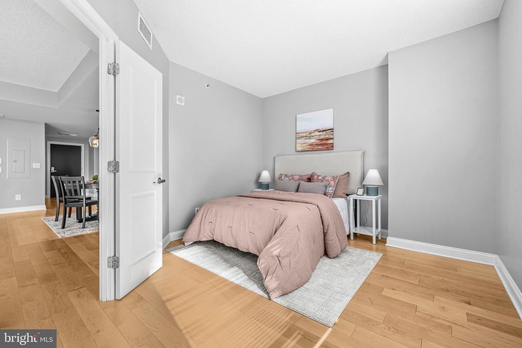1020 N HIGHLAND STREET Unit: 524