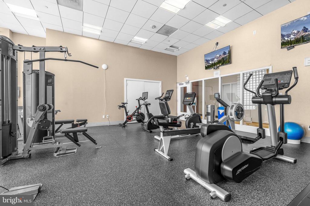 1020 N HIGHLAND STREET Unit: 524