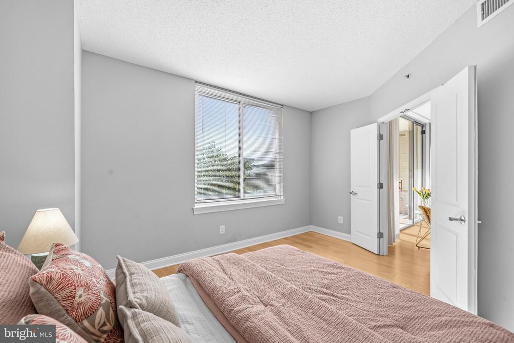 1020 N HIGHLAND STREET Unit: 524