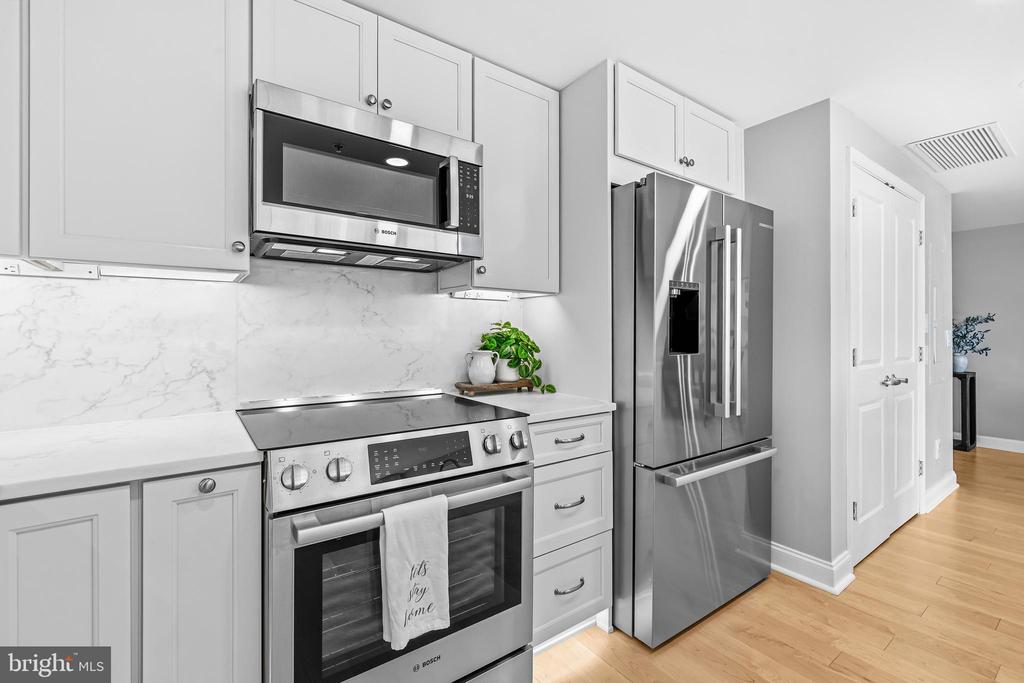 1020 N HIGHLAND STREET Unit: 524