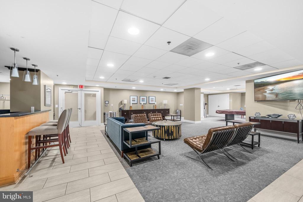 1020 N HIGHLAND STREET Unit: 524
