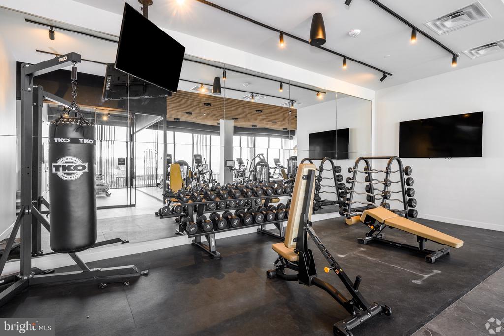 3030 POTOMAC AVENUE Unit: PH1