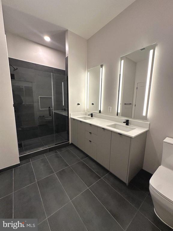 3030 POTOMAC AVENUE Unit: PH1