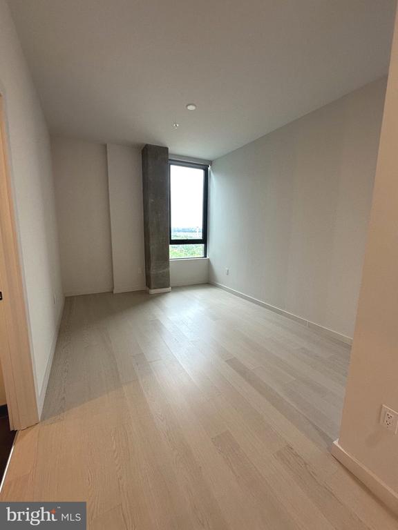 3030 POTOMAC AVENUE Unit: PH1