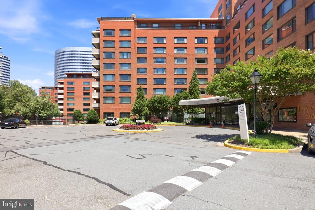 1011 ARLINGTON BOULEVARD Unit: 501