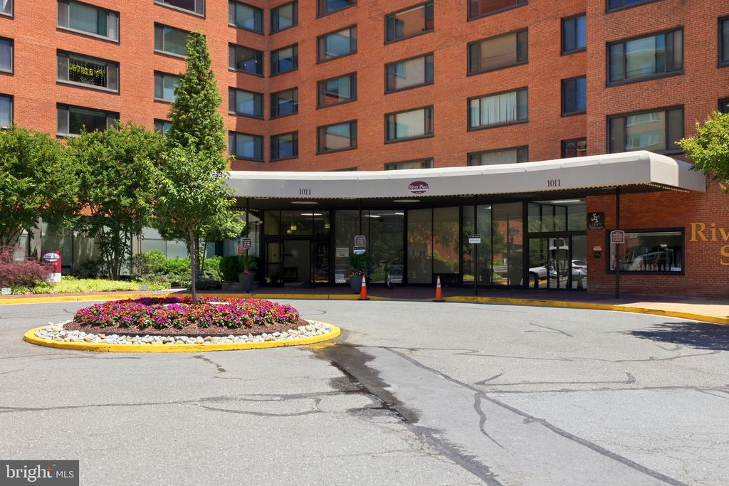 1011 ARLINGTON BOULEVARD Unit: 501