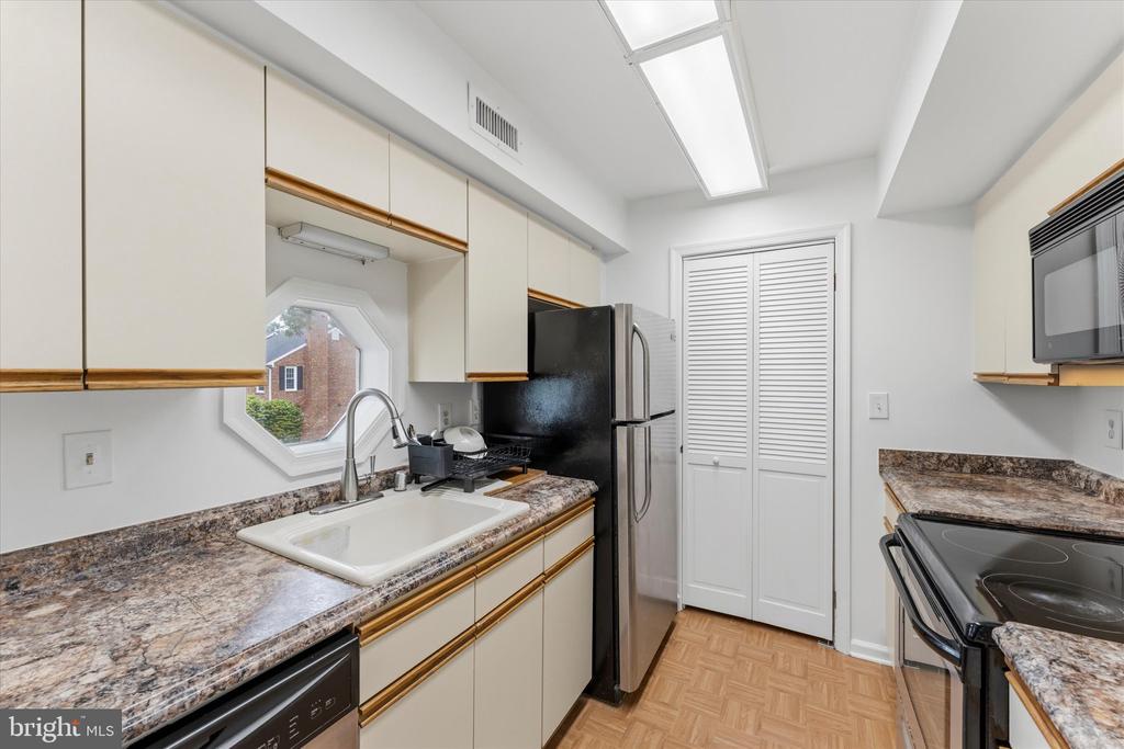 4522 28TH ROAD S Unit: 12-2