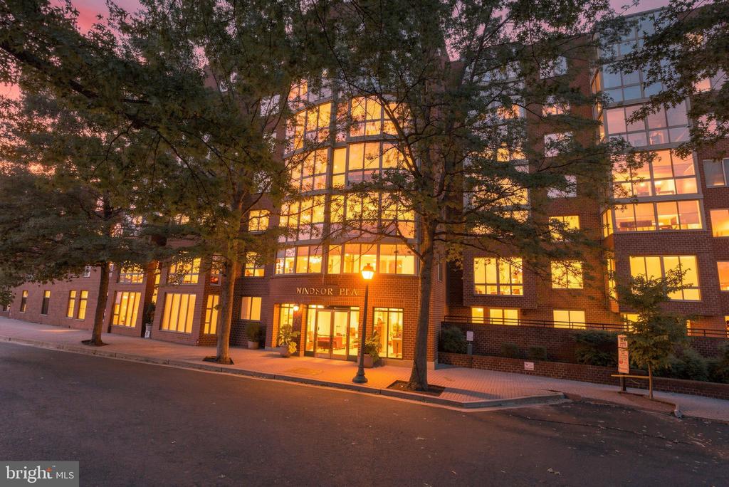 1045 N UTAH STREET Unit: 2-106