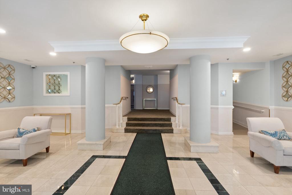 1045 N UTAH STREET Unit: 2-106