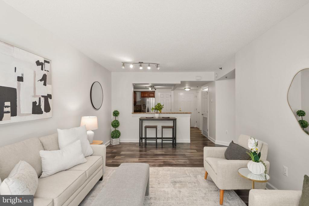 1045 N UTAH STREET Unit: 2-106