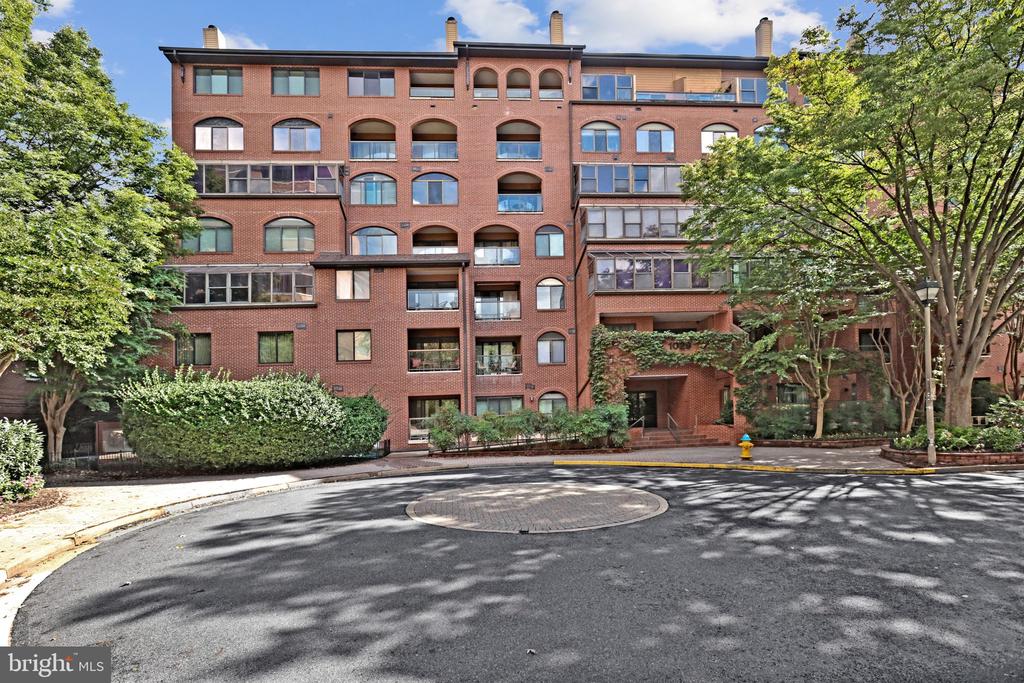 1029 N STUART STREET Unit: 719