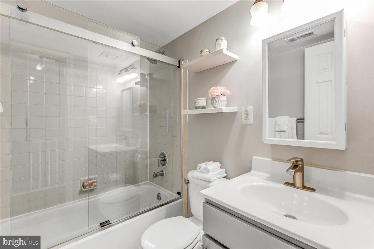 1433 N VAN DORN STREET Unit: A