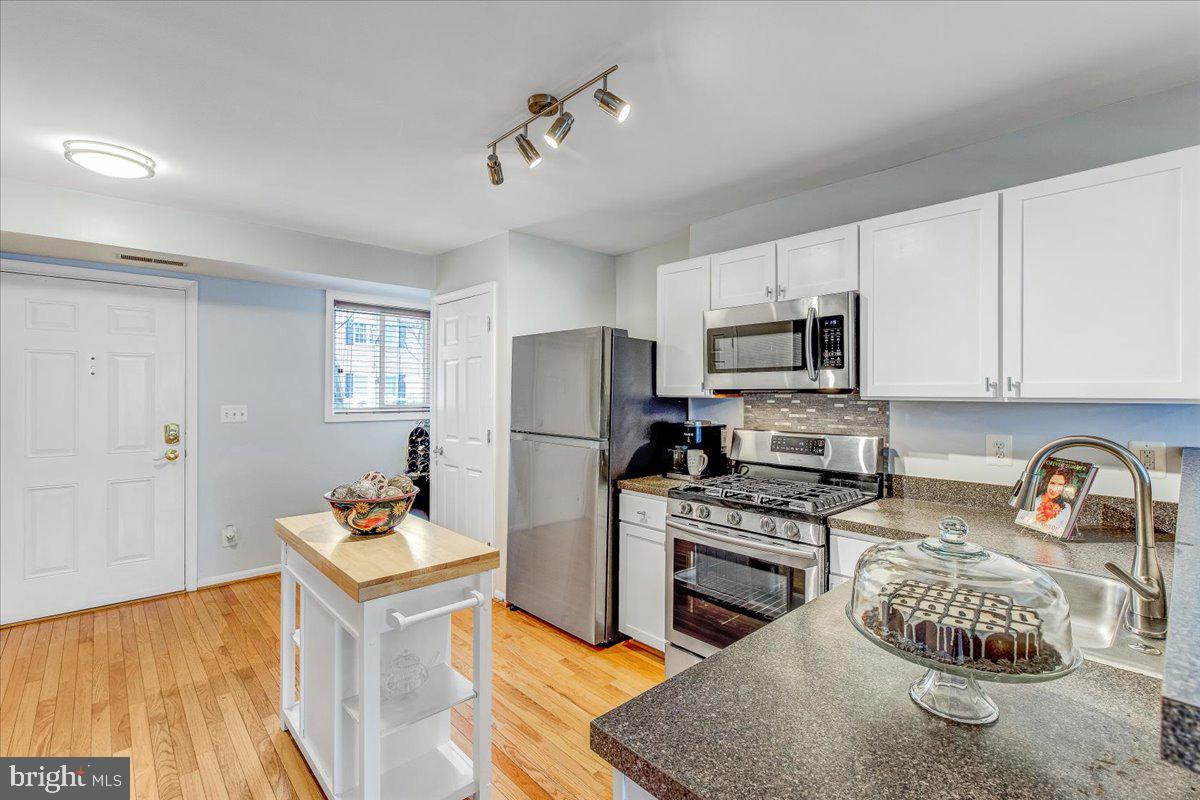 1433 N VAN DORN STREET Unit: A