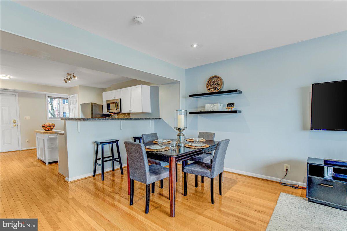 1433 N VAN DORN STREET Unit: A