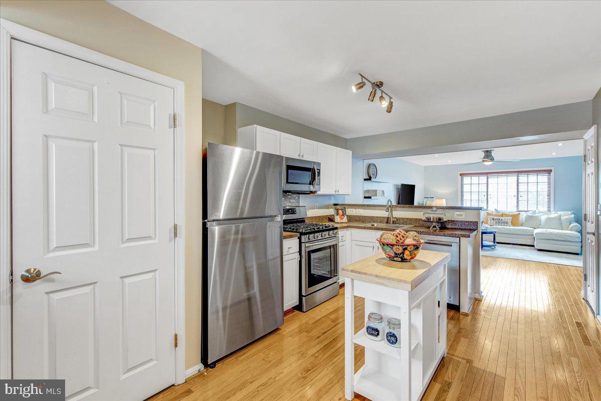 1433 N VAN DORN STREET Unit: A