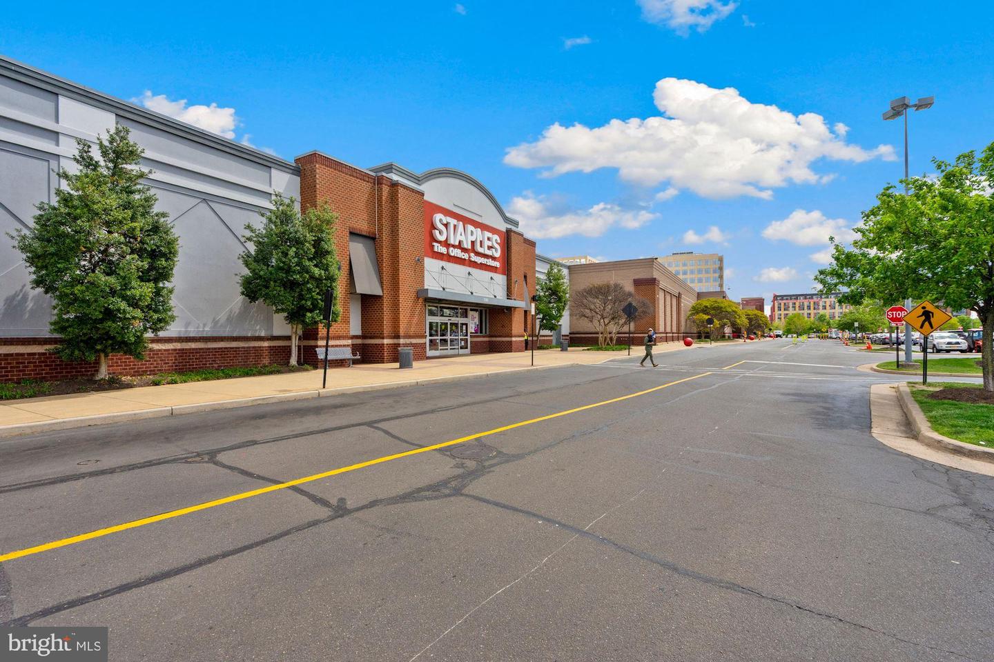 181 E REED AVE Unit: 212