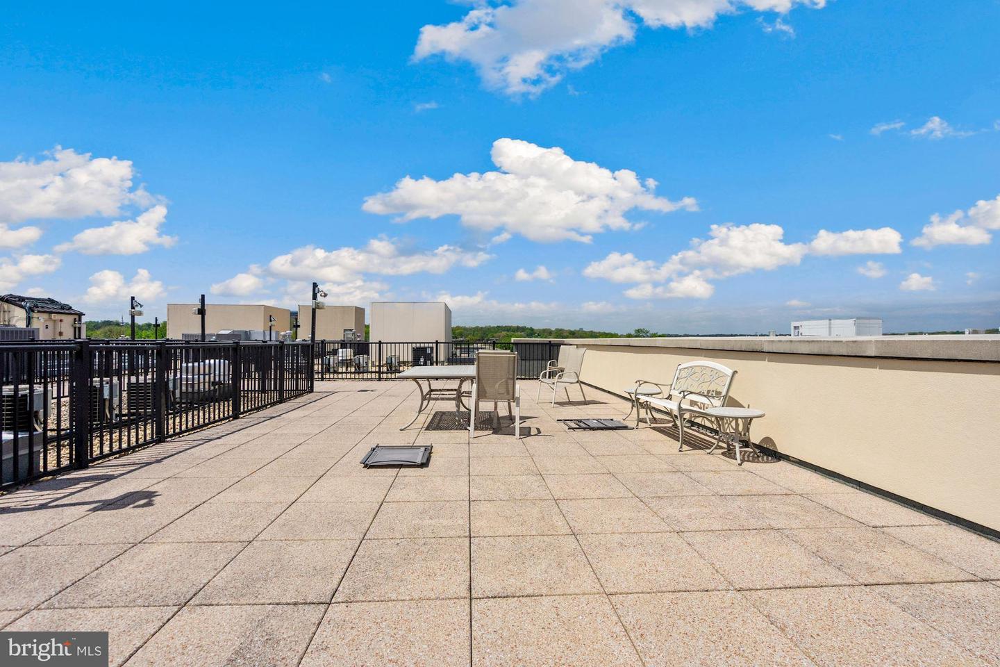 181 E REED AVE Unit: 212