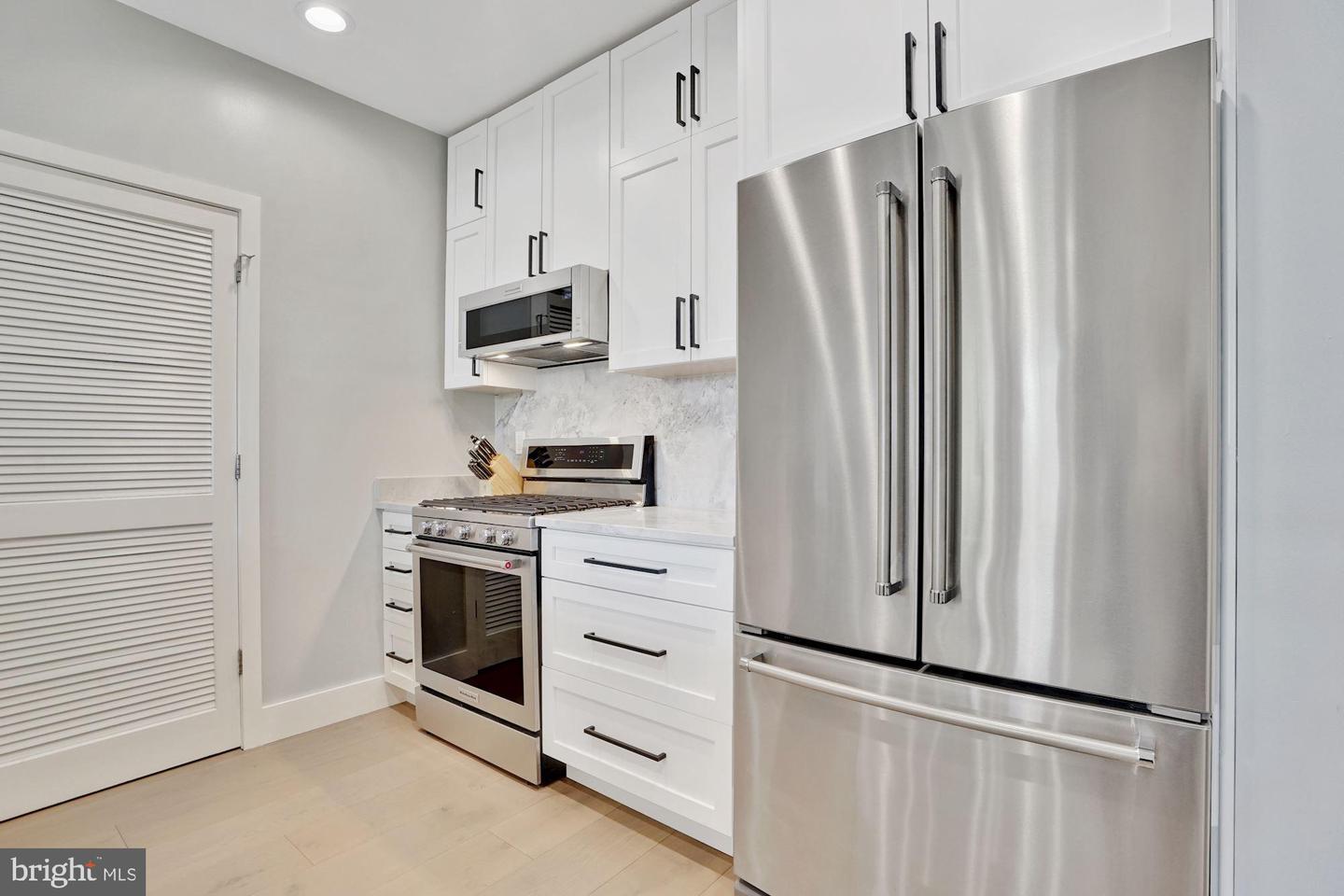 181 E REED AVE Unit: 212
