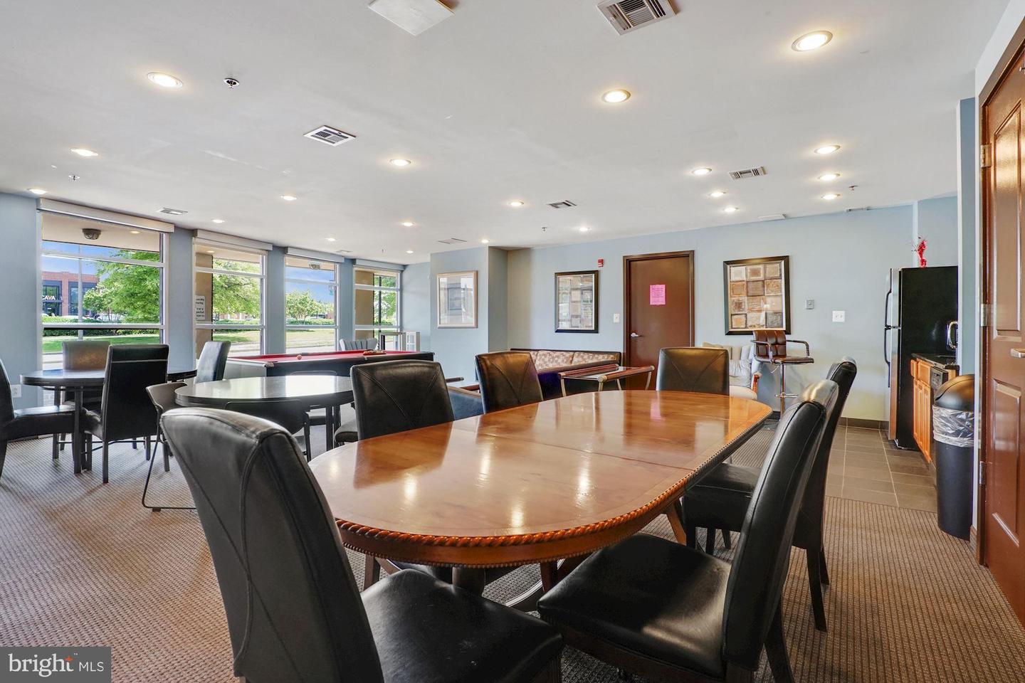 181 E REED AVE Unit: 212