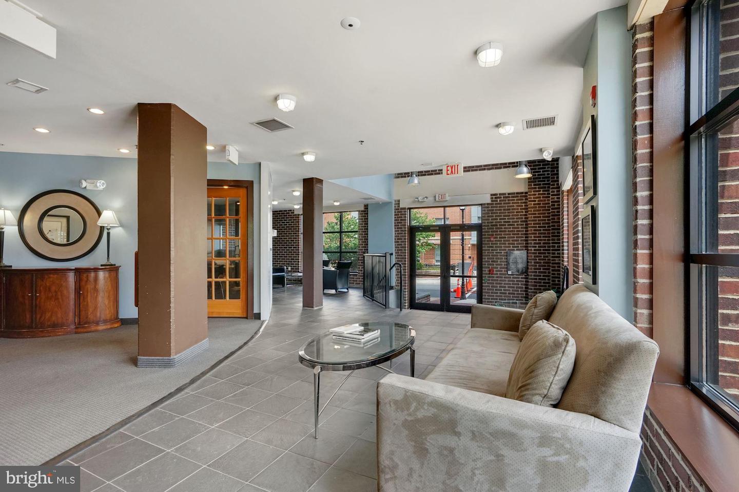 181 E REED AVE Unit: 212