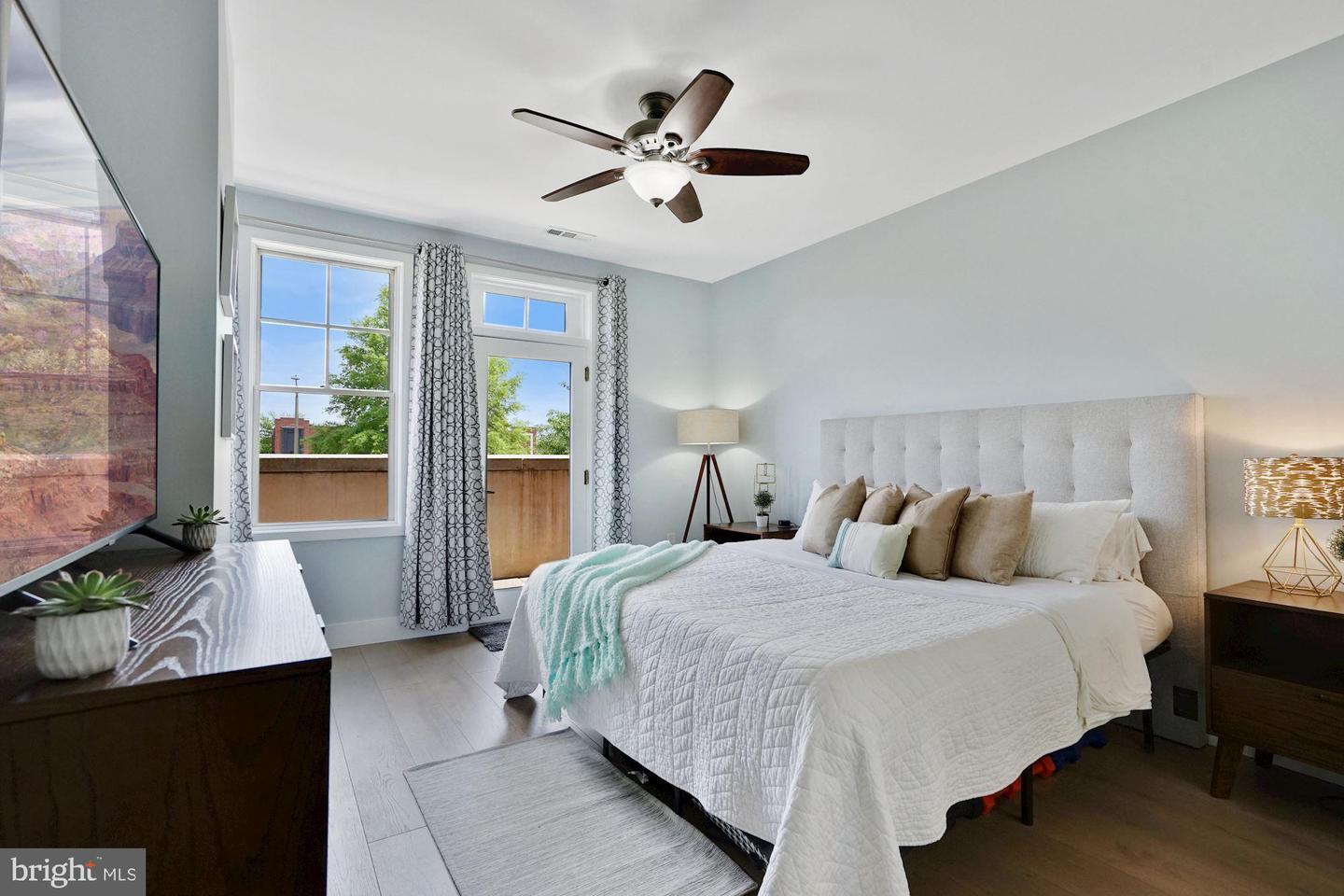 181 E REED AVE Unit: 212