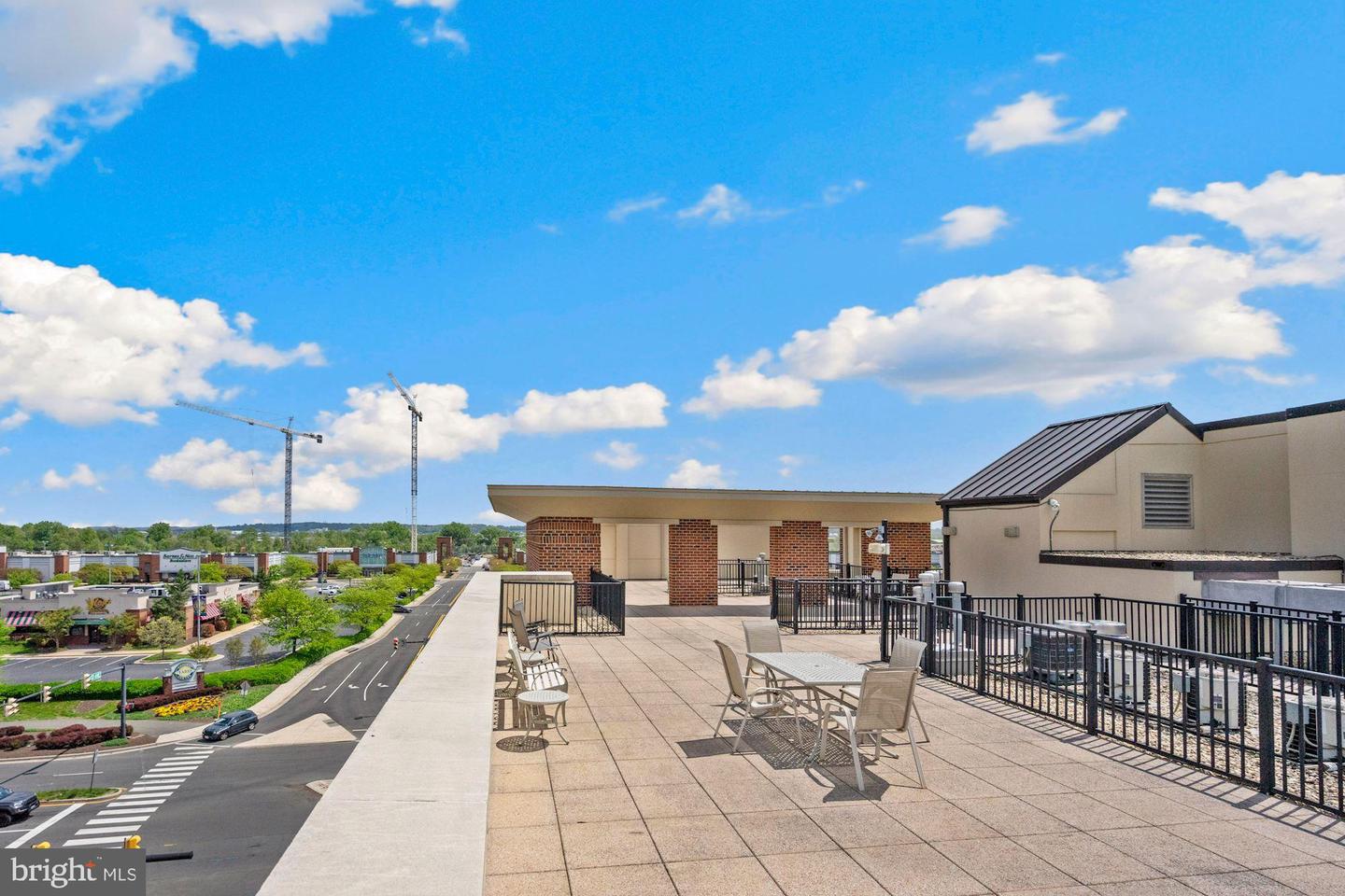 181 E REED AVE Unit: 212