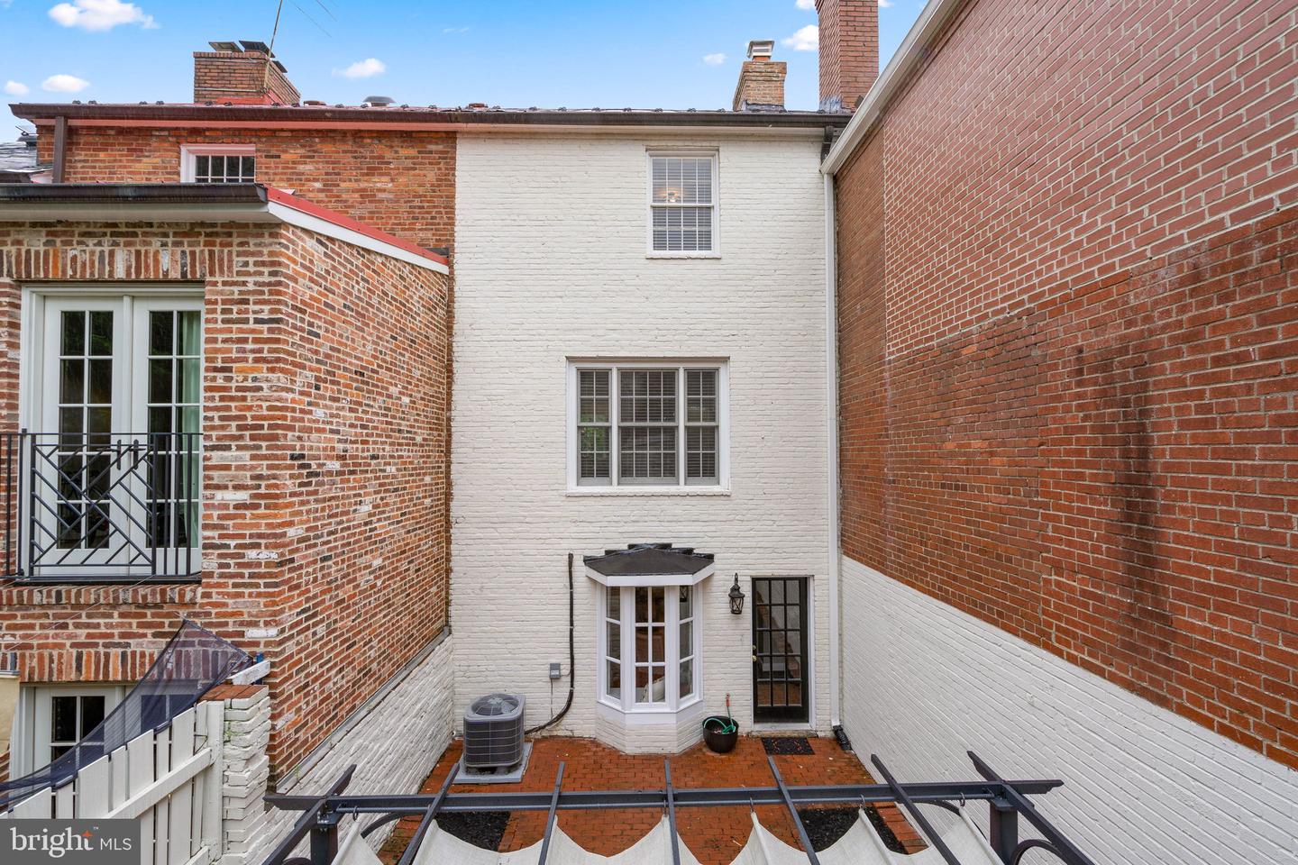 402 JEFFERSON STREET
